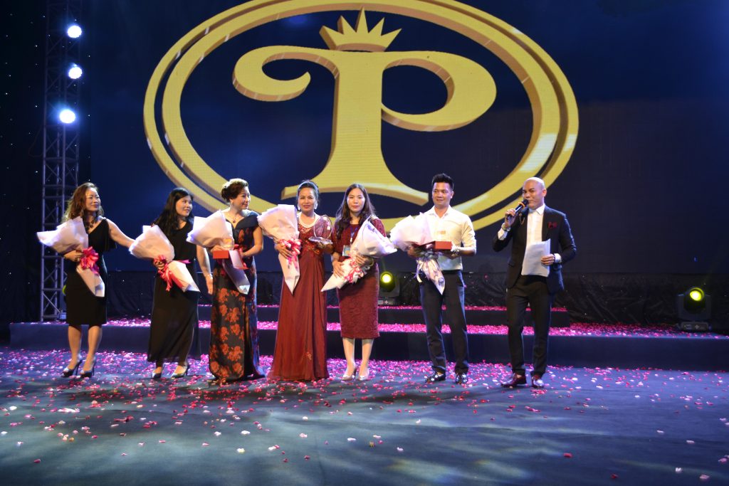 Công ty PT Casa hội ngộ cùng các doanh nghiệp tỉnh Lào Cai trong đêm nhạc " Chuyện tình người đan áo"