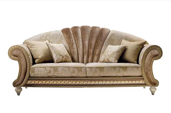 Sofa mạ vàng 24K mang đến vẻ đẹp sang trọng, hoàn mỹ.